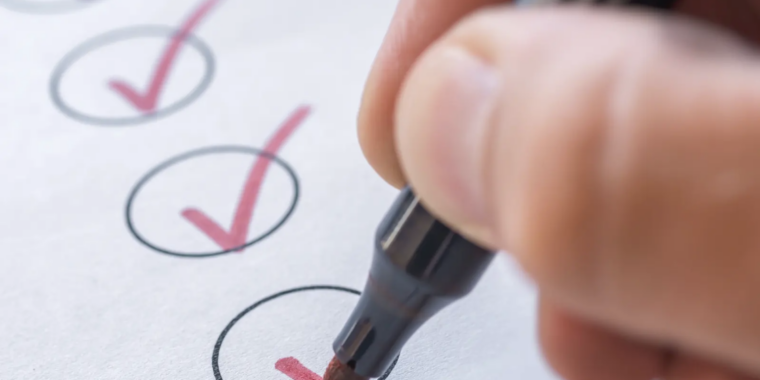 Checklist illustrating how plan sponsors can evaluate their retirement plan recordkeeper beyond fees, as discussed by Mark Olsen of PlanPILOT.